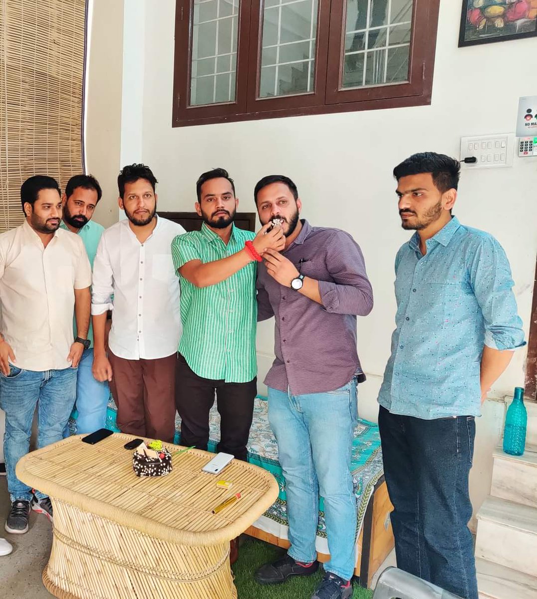 RajpalChoudhry's tweet photo. साथी पवन सिहाग को जन्मदिवस की ढेरों शुभकामनाएं।💐 🎂❤️ https://t.co/6BIp9oB9rB