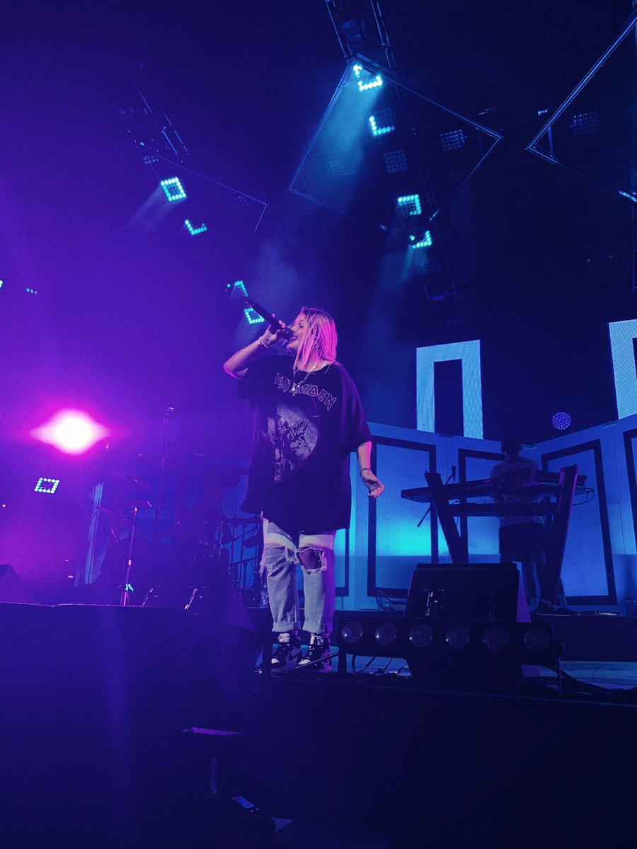 I will never not be a <a href="/chelseacutler/">chelsea cutler</a> fan girl amazing amazing show tonight 🥺