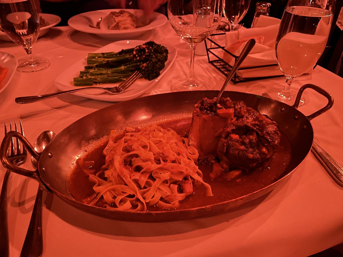 WatchTheBreaks's tweet image. Thanks to @EricNorton316 and @TheMikeSommer for letting me tag along again!  Dinner tonight was great (Osso Bucco in the darkest Italian restaurant I’ve ever dined in), the fellowship was even greaterer! 

The Hobby is The People #Collect