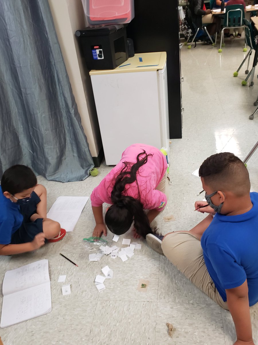 MrsLyonsGGE's tweet photo. Practicing multiplication! #lyonspride @GGEseagulls https://t.co/EK55FE6ZBq