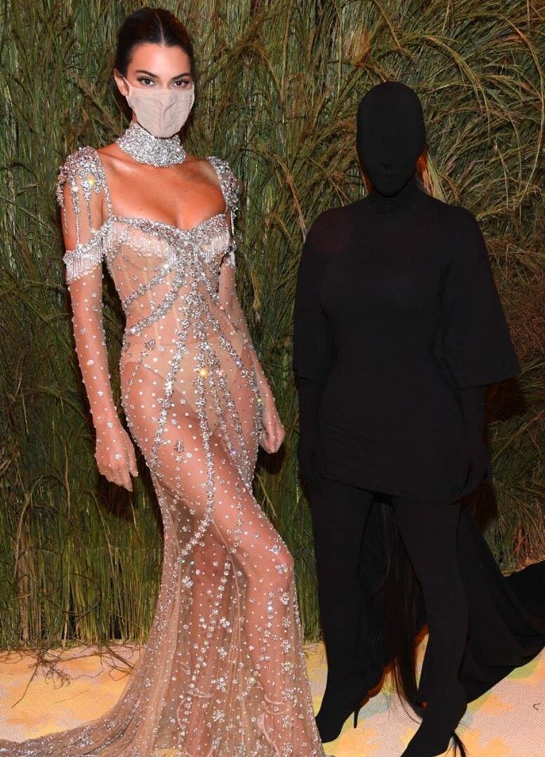 Mi vida con                       Mi vida sin 
Danna Paola                     Danna Paola