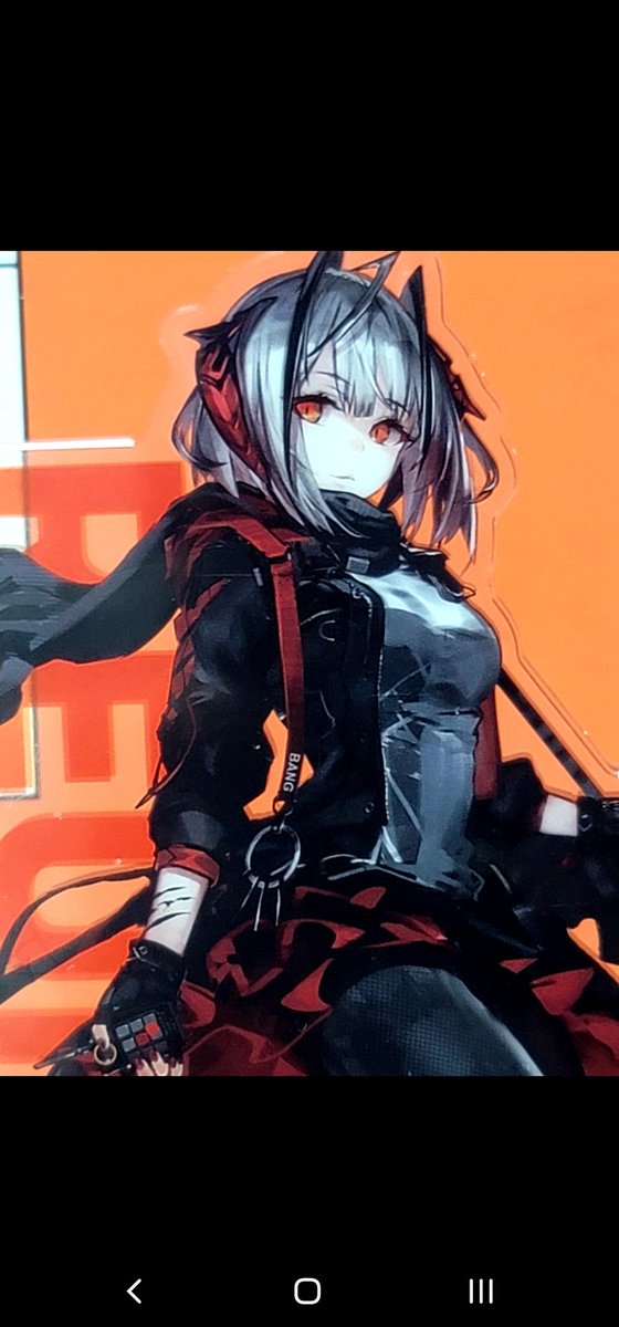 Wの初期絵師先生は唯@W先生(左) 後期の絵師先生はLiduke先生(右) 交代