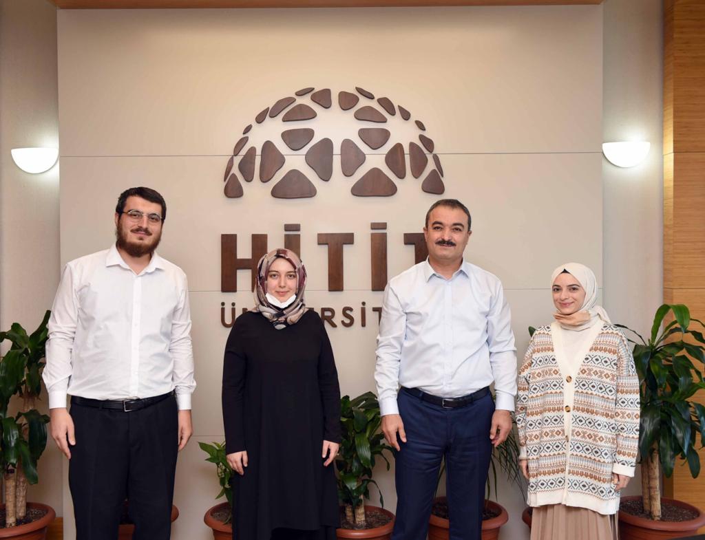 tdvyurtlar's tweet photo. Çorum Kız ve Erkek öğrenci yurt müdürlerimiz ,Hitit Üniversitesi Rektörü Sn. Prof.Dr Ali Osman ÖZTÜRK'ü makamında ziyaret edip,yeni eğitim öğretim dönemi için istişare toplantısı gerçekleştirdi.

#İyiBirGelecekİçinBuradayız 
@DiyanetVakfi @ihsanaciktr https://t.co/unH3S1lVt4