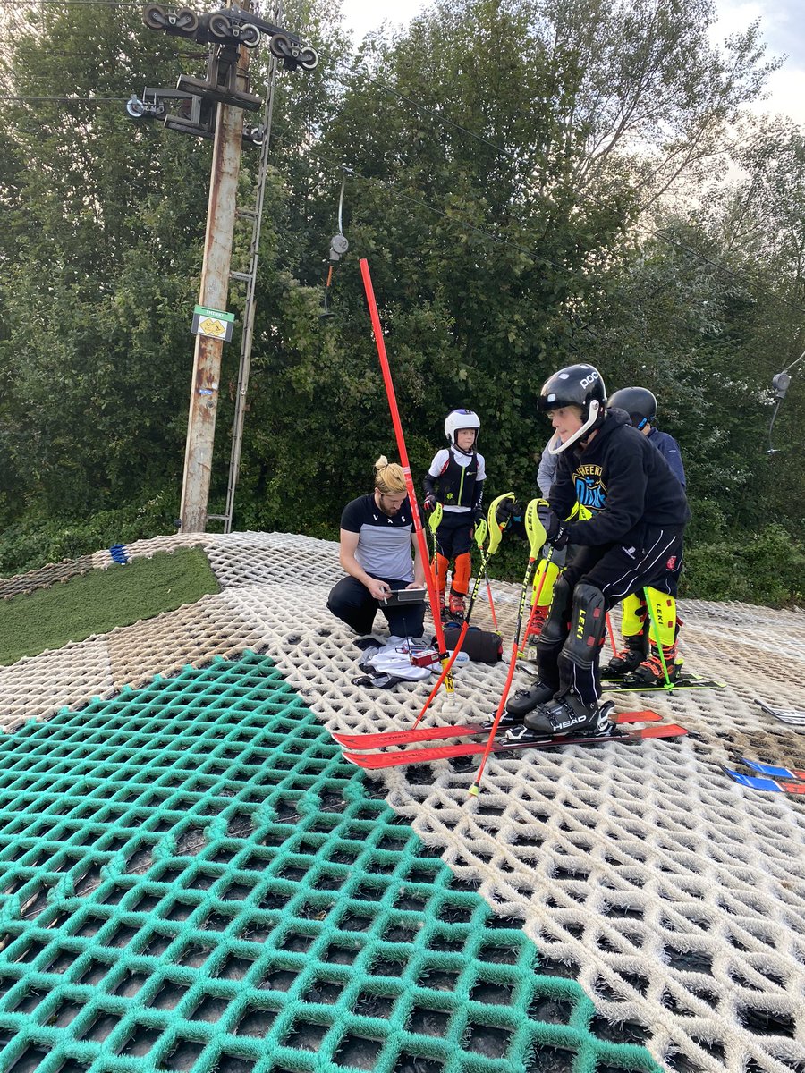 The boys training hard for this weekend’s ESSKIA.  <a href="/AmbitionRacing/">AmbitionRacing</a> #Training #skiing #racing