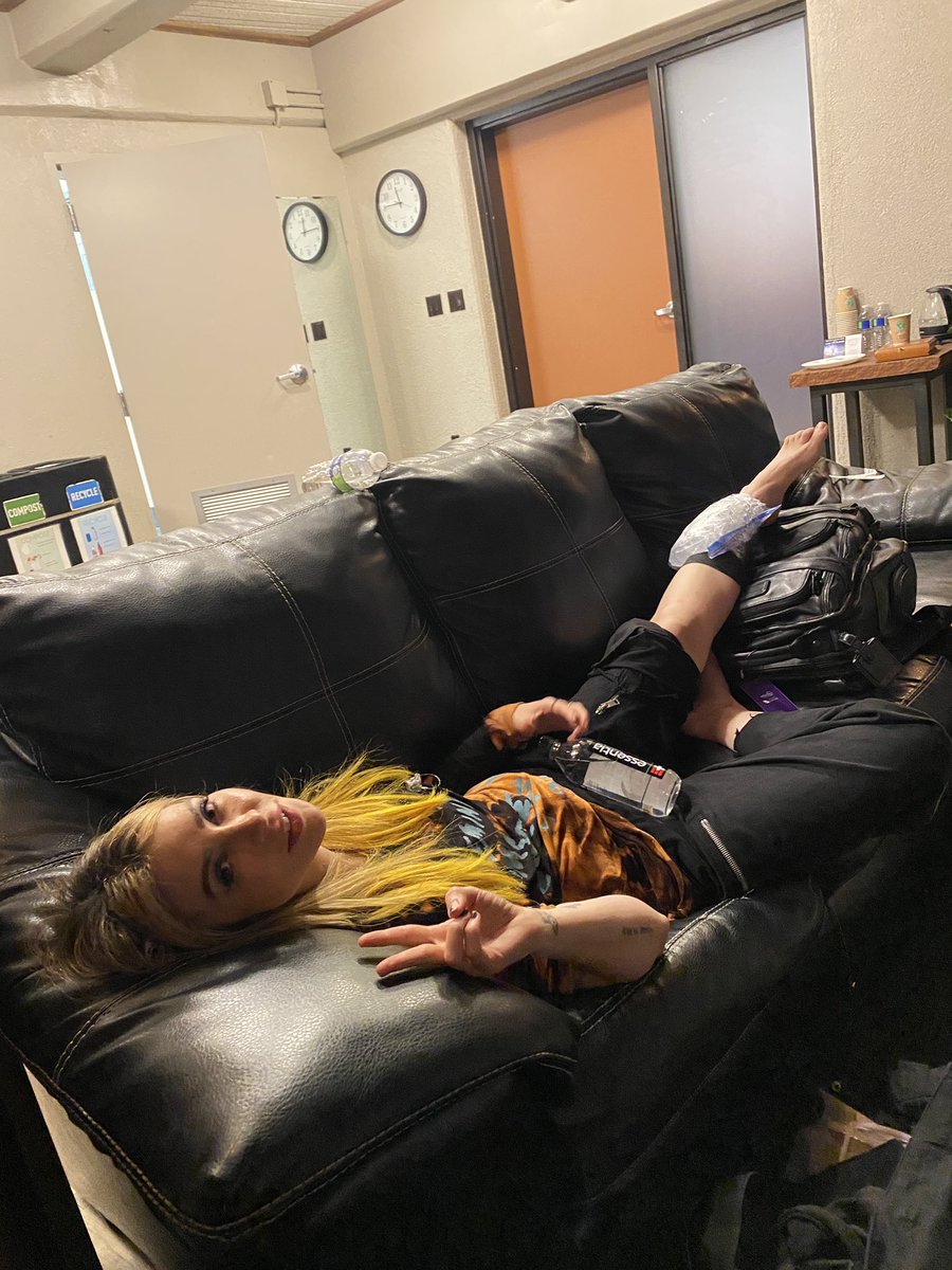 awonderland's tweet photo. THANK YOU RED ROCKS THAT WAS INSANE.  I ACTUALLY FUCKED MY LEG UP HALFWAY THRU MY SET AND NONE OR YALL KNEw

BUT YOU KEPT ME GOING AND I’LL SEE YOU TOMORROW

(📸: @ValentinoKhan ) https://t.co/AJawtk6C2b