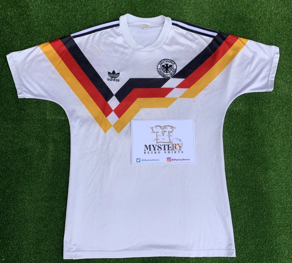FTBLsection's tweet photo. If Messi scores ANYTIME against Brugge tonight we’ll giveaway a https://t.co/cy3P4xjETi box📦

Retweet &amp; follow us to enter!📲 https://t.co/PHJIanhlVs