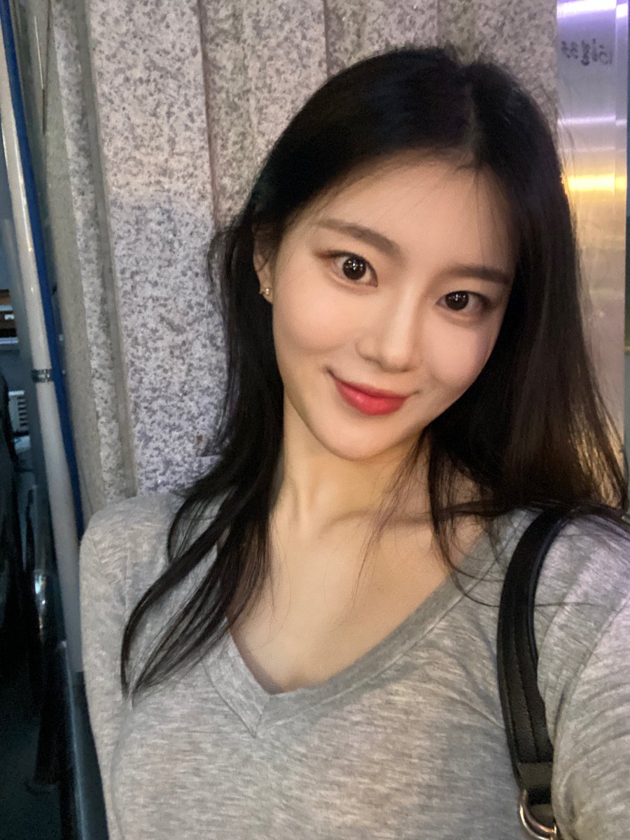 PURPLEBECK1's tweet photo. ☺️
.
.
.
#퍼플백 #민이 #purplebeck #mini https://t.co/bJUCOPw7wr