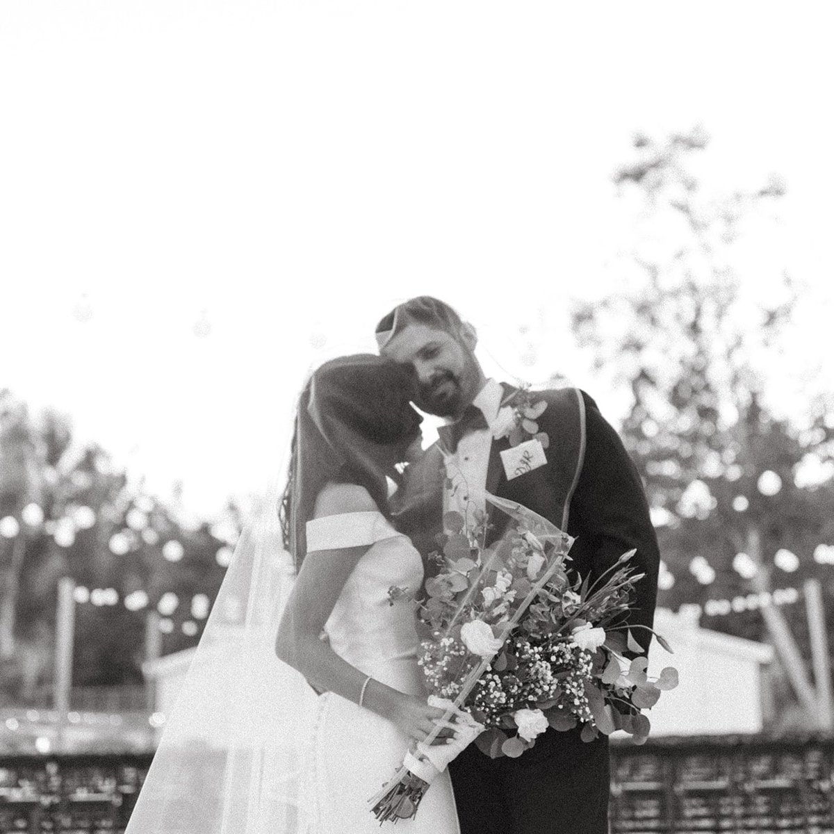 wordsofashley's tweet image. 🖤🤍💍