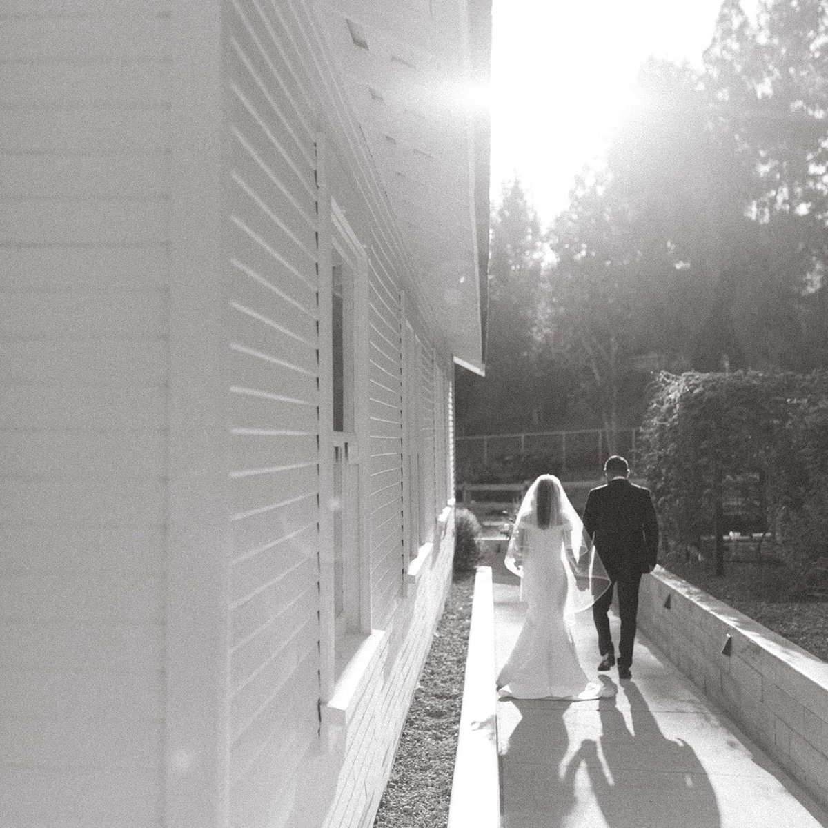 wordsofashley's tweet image. 🖤🤍💍