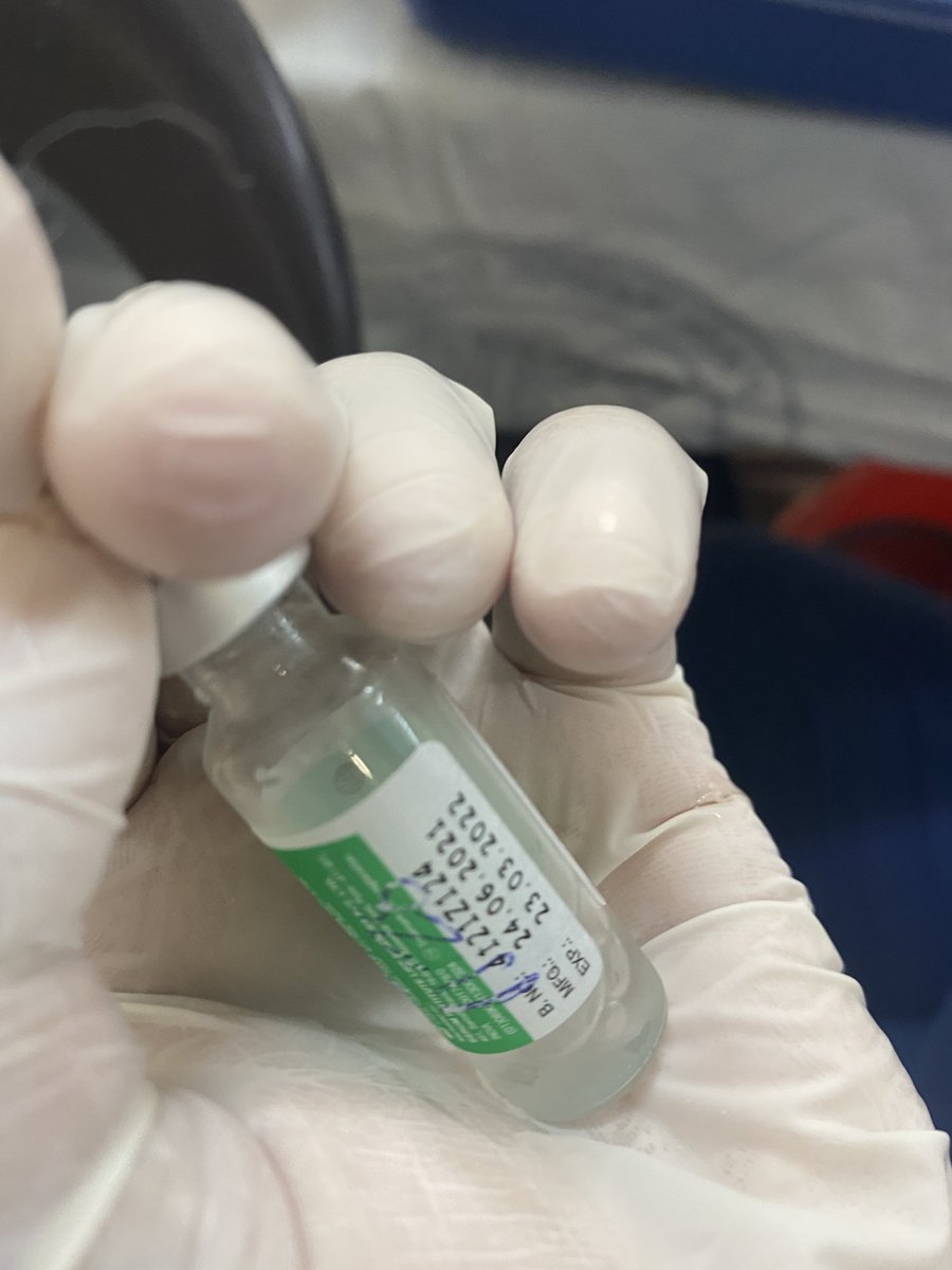 KapoorChetan's tweet photo. This is strange &amp; needs investigation in Goa. Two people got their jabs a month apart yet the #CoWIN generated vaccine certificate issues the same batch number? In the case of the 2nd person, a physical inspection of the vial revealed different batch number.  CC: @DrPramodPSawant https://t.co/ebjDGVGxBJ