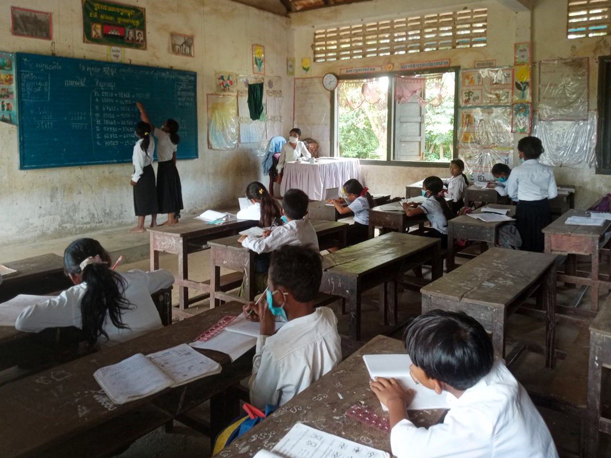 WeTomorrow_one's tweet photo. Beautiful impressions from our library in Kampong Speu, Cambodia. In the coming weeks the English lessons in Cambodia, Mongolia, Nepal and Romania will start again and our volunteers can’t wait to see the children again! #WeTomorrow 🧡 https://t.co/ffMxpwqt4H
