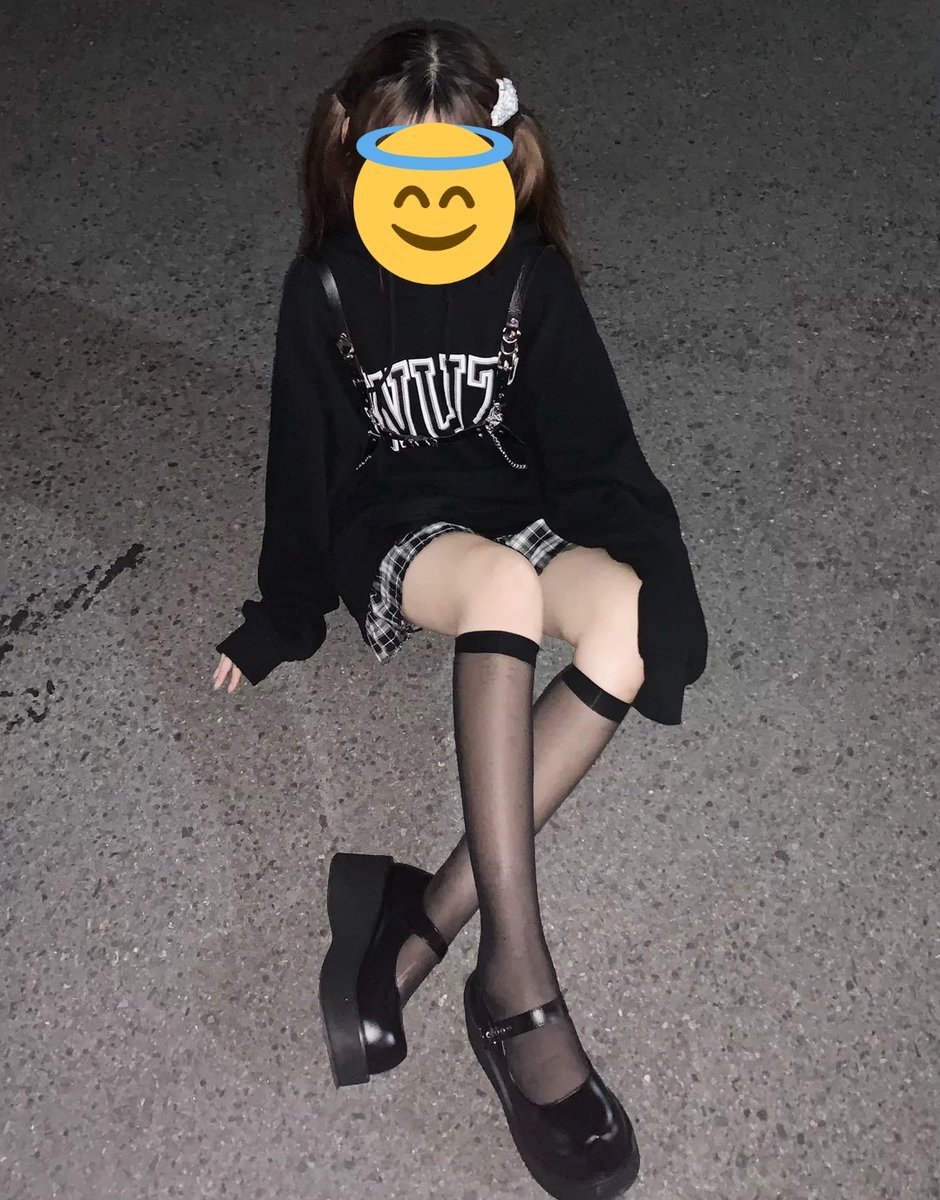 你们要的腿照 https://t.co/OwIqPQ9DAM