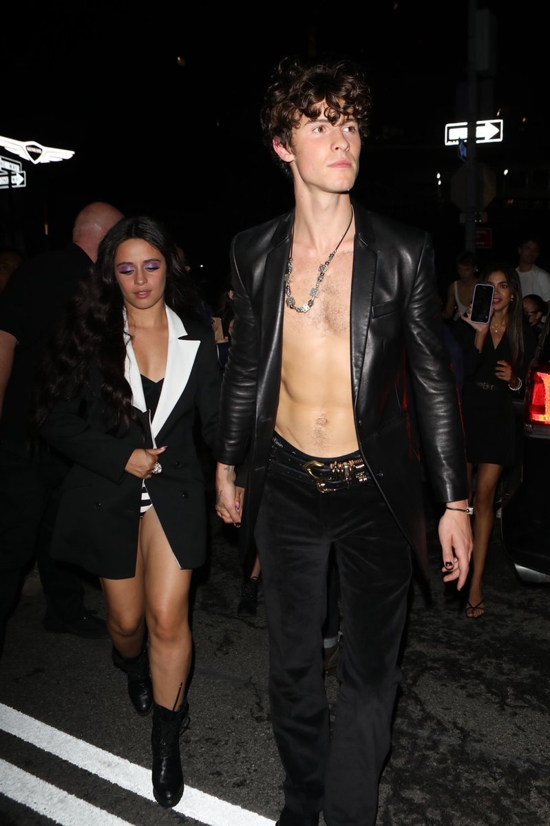 CCMX_Media's tweet photo. 📸| Camila y Shawn llegando al "after party" posterior a la #MetGala 

#MetGala2021 
#CAMILAMetGala https://t.co/lWtkF684Jb
