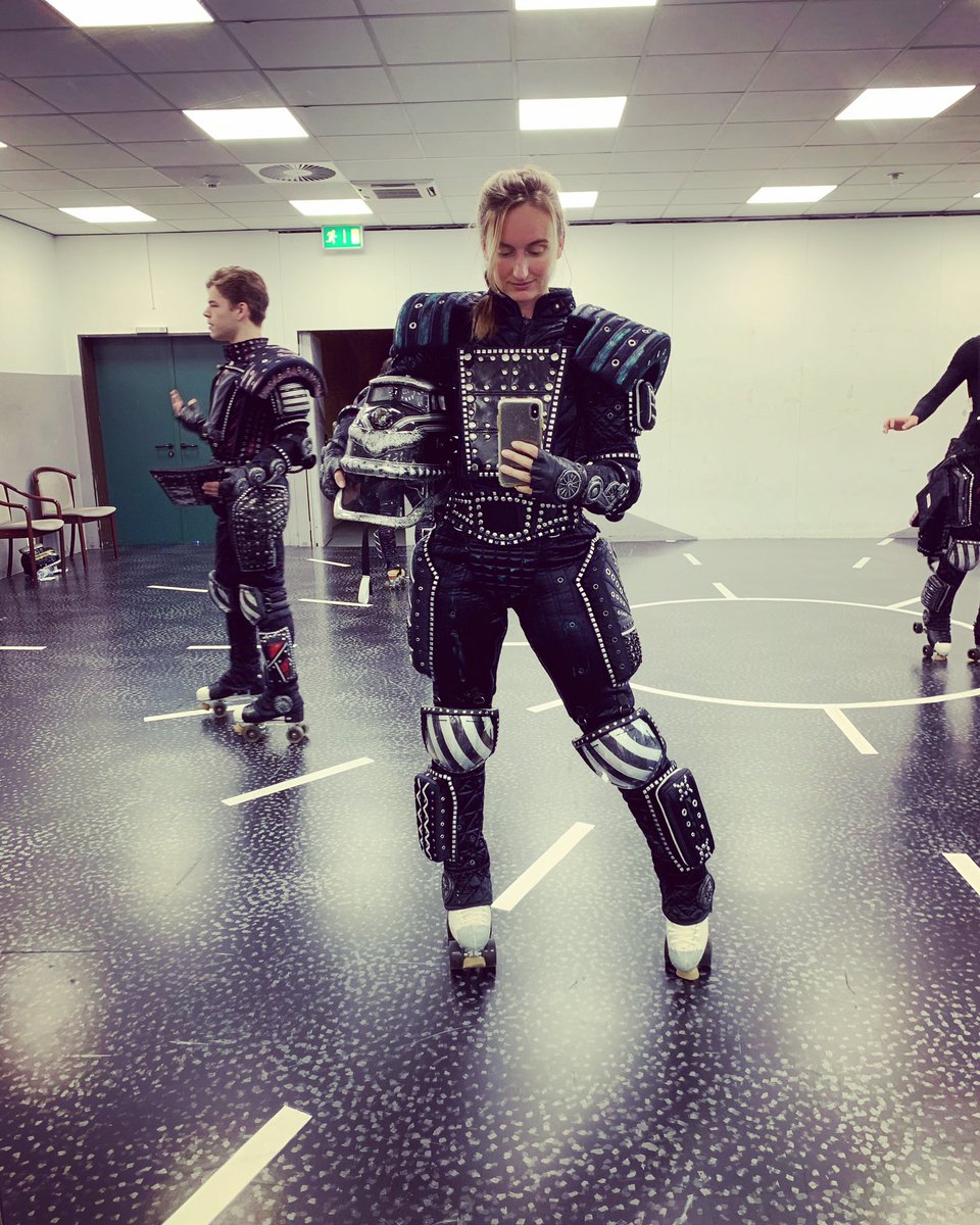 Girls in the Gang. 

#Stexinside #StarlightExpress