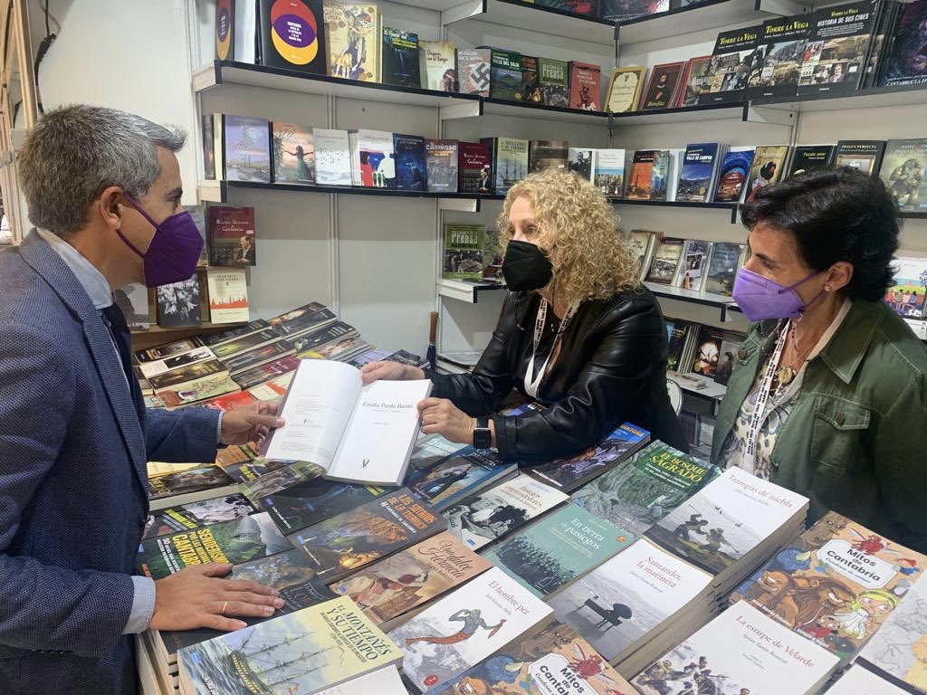 Contenidos, Librucos, Tantín, Quálea, Los Cántabros y Valnera participan en la 80 edición de <a href="/FLMadrid/">Feria del Libro de Madrid</a>. Un poco de #Cantabria en El Retiro, donde el Gremio de Editores de Cantabria muestra las últimas novedades editoriales. #FLMadrid2021 #80Aniversario