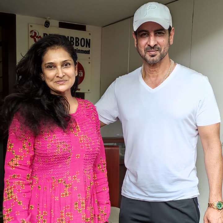 LalityaMunshaw's tweet photo. Ronit Roy's role in #Candy is absolutely remarkable. Happy to have him at #RenRagaStudios for a dubbing session. Wishing him all the success.
Remembering the time when he launched my #Ganesha album -https://t.co/r4PFMHRjOo
#RonitRoy #CandyWebSeries #Dubbing #LalityaMunshaw https://t.co/MO67akdnB7