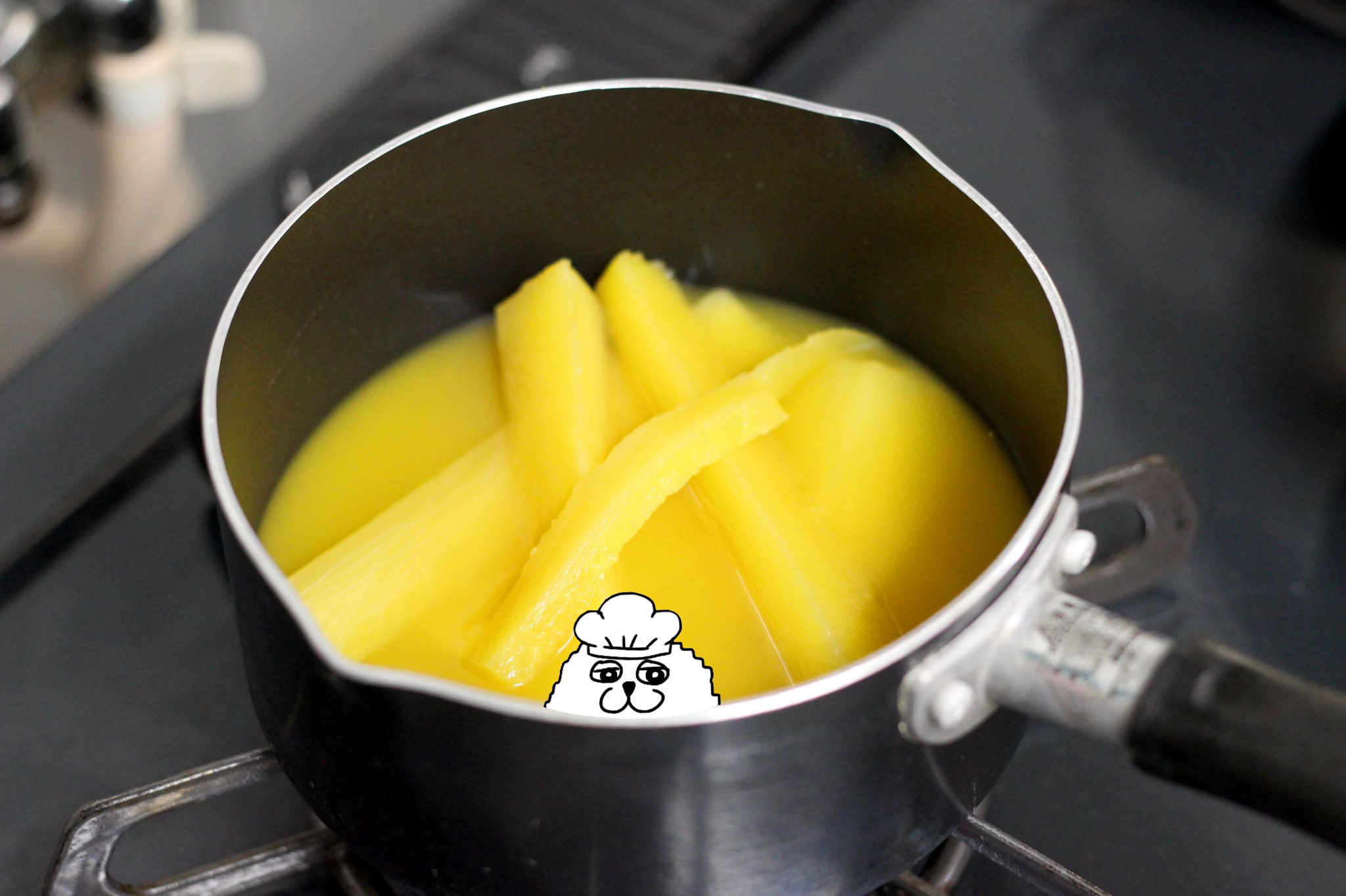 麦ライス シェフ 料理家 パイナップルの芯 を捨てている人は絶対やってください 芯をオレンジジュースで5分ほど煮ると出汁が出て超美味しいトロピカルジュースになります 麦ライス T Co Se7x8iywvp Twitter