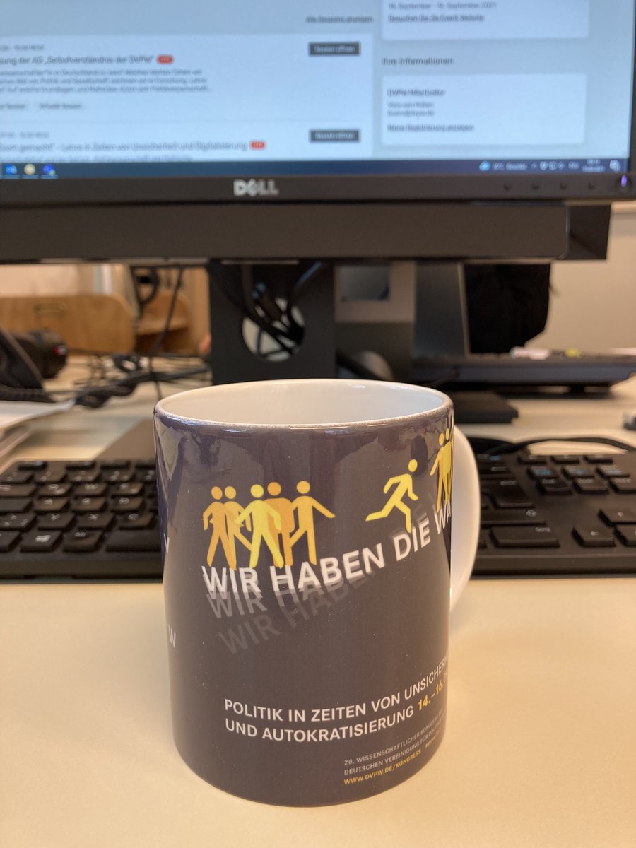vanHuellen's tweet photo. Zeigt mir eure Becher und ich sag euch… Und wie startet ihr so in den zweiten Tag @dvpw #Kongress? 

#dvpw2021 #ZeigtHerEureBecher https://t.co/rvrxGuEiBf