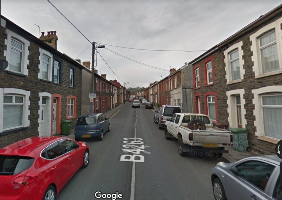 Bettsy51's tweet image. 🏉#otd 100yrs. Lewis (Llew) Jenkins (1894-1973),  famous #Senghenydd forward signs for @PontypoolRFC from @Cardiff_RFC. Capped twice by Wales in 1923. Living at Park Farm in 1901 and collier boy at 137 Commercial St, Senghenydd in 1911 🏴󠁧󠁢󠁷󠁬󠁳󠁿👲⛏️