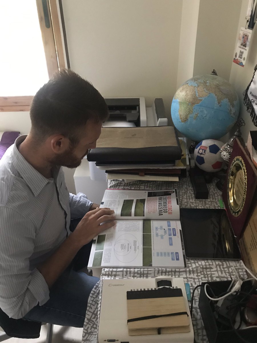 CjAleza's tweet photo. I already have here in my hands @AsystentTrenera 🇵🇱#AT44
Happy to collaborate with my article, published in the magazine
#polishfootball #footballmethodology #asystentrenera https://t.co/3bdAKhrUcO