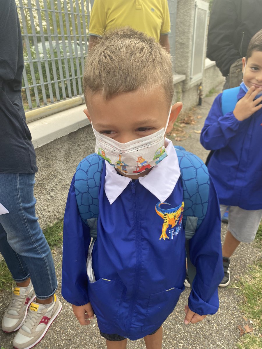 Tiziana97969709's tweet photo. #primogiornodiscuola #primaelementare!! https://t.co/IqFwOkdUvH