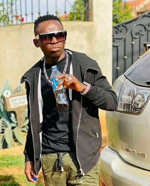 EJohnblaq's tweet image. #NowPlaying #Dodat by @JohnBlaqMusic on @GalaxyFMUg with @littlejoe @Nimroddj @PrimAsiimwe .
#zzinaeveningrush
