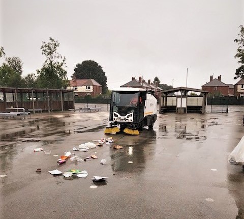 Clean_Leeds's tweet photo. The #Garforth team had a great time speaking to children at @MethleyPrimary talking about their work in the area and also trying to help the #Students with their current subject about the #Environment and #Sustainability  #ThankYou for the Warm Welcome we received from you all https://t.co/hnpNWMVK1Z