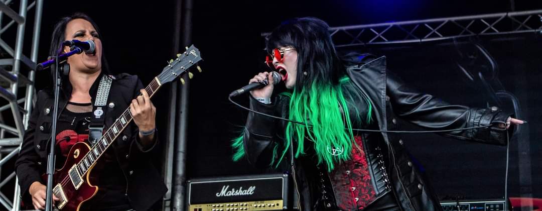 BREAKING NEWS
We would like to announce that @hazeljaderogers is officially joining <a href="/Joanovarc/">JOANovARC</a> as our new lead vocalist. 
We would like to wish Laura all the best in her future endeavours and we thank her for her contribution to the band. So excited to start this new chapter. xox