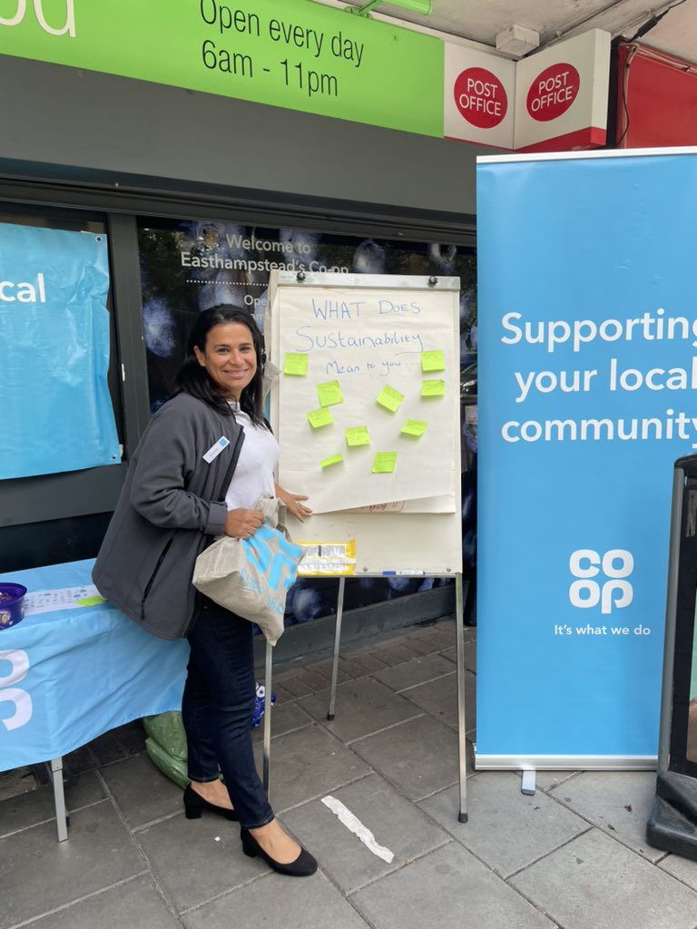 CHLM21's tweet image. #JoinInLiveLocal #CoopEastHampstead 

Today we were outside the store sharing with the community about the #ScrunchableWasteCampaign #WashItScrunchItCoolIt 

Many people had seen the advert but didn’t realise they had a local store to recycle their scrunchable waste.