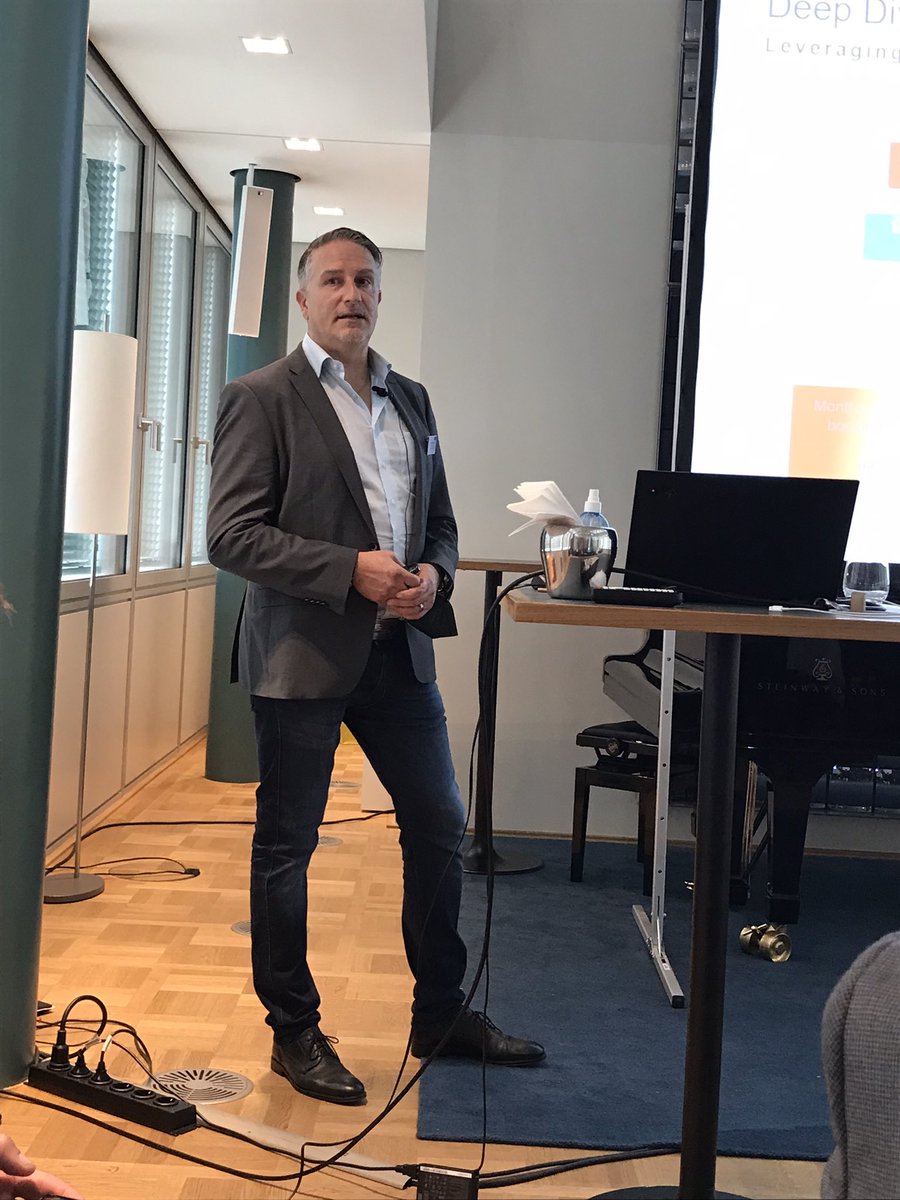 DMI_Institute's tweet photo. Erste News des heutigen DMI-Treffens: Martin Korosec, GF Media Frankfurt, kündigt globale programmatische Währung für internationale Flughäfen an - gemeinsam mit JCDecaux #DOOH https://t.co/bbCyCPsckj