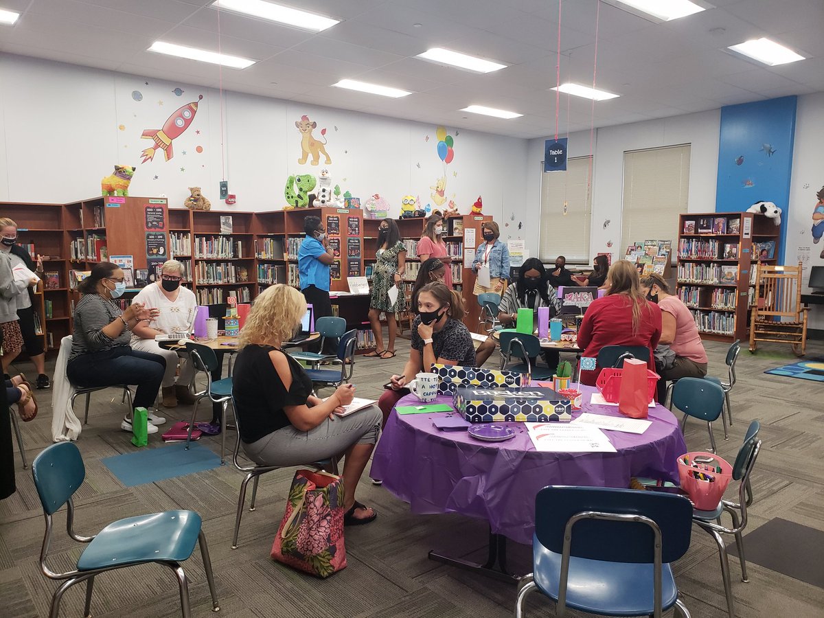Starting the morning off right with the staff at Glendale Elementary. Teachers got to partner up to share their gift they bring to the world and sign off on someone else's! Such a positive way to start off the day!

Great things happen at Glendale. 😄🥳

<a href="/GLESVikes/">GLVikes</a> #VikingDiff