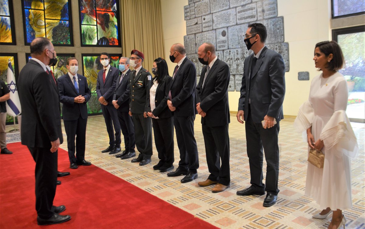 RealJStreets's tweet photo. @LiorHaiat @IsraelMFA I watched it live while working. Quite an effort!
But had to go to Beit Hanasi to see the first Ambassador from Bahrain present his credentials.
#TalkingPeace #AbrahamAccords https://t.co/pKHAxeoTPz
