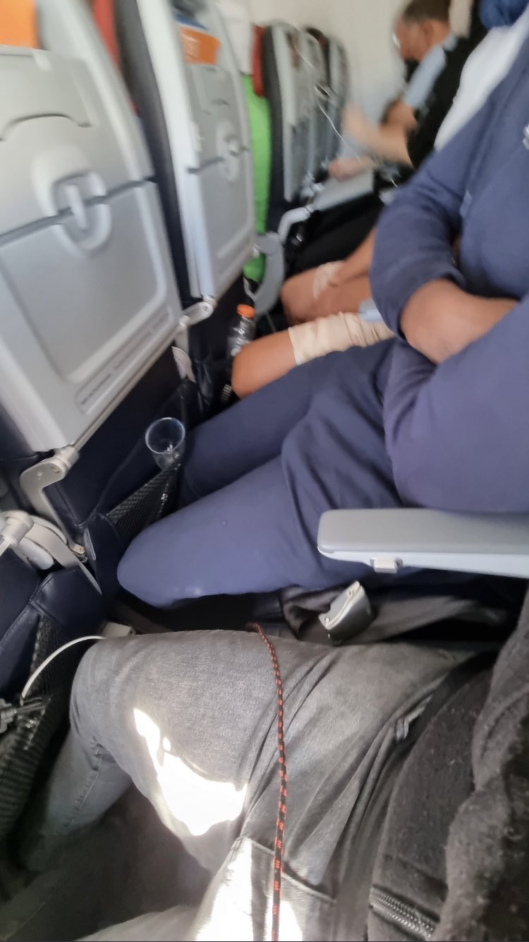 TÜRK PORNO BULGE on X: Uçakta arkadaşım kaldırmış diyen takipçim 😂😘🤤😇  t.coxgj4DfMcos  X