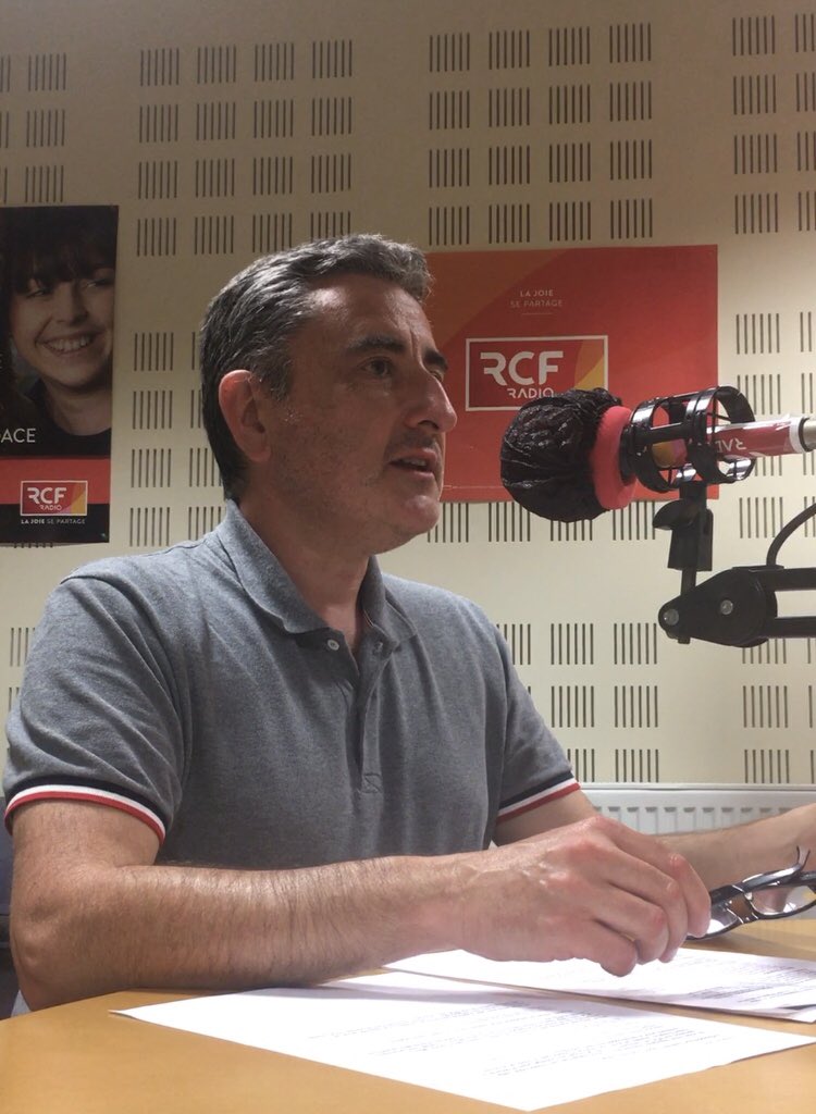 110 bis Limoges (@110bislimoges) on Twitter photo @FranckRebet était vendredi l’invité de la chronique #Créascopie <a href="/RCFLimousin/">RCF Limousin</a> pour présenter le #BAR - bureau d’aide rapide du <a href="/clgrostand87/">Collège Jean Rostand - Saint Sulpice Laurière</a> - qui permet aux élèves de travailler individuellement et de se faire aider. Pour réécouter l’interview 👉 rcf.fr/culture-et-soc… #eduinov @FranckRebet était vendredi l’invité de la chronique #Créascopie <a href="/RCFLimousin/">RCF Limousin</a> pour présenter le #BAR - bureau d’aide rapide du <a href="/clgrostand87/">Collège Jean Rostand - Saint Sulpice Laurière</a> - qui permet aux élèves de travailler individuellement et de se faire aider. Pour réécouter l’interview 👉 rcf.fr/culture-et-soc… #eduinov