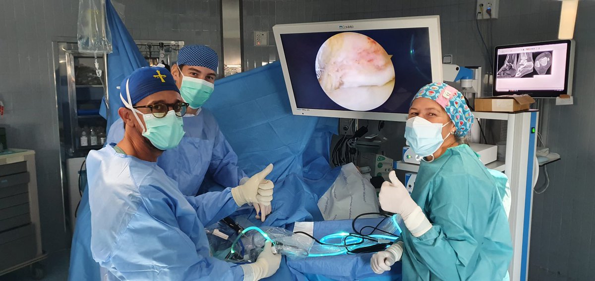 Lesión osteocontral de astrágalo tratada por cirugía artroscópica de tobillo. Que fácil ha sido con un equipo así!!! Las enseñanzas del maestro <a href="/vilayrico/">Jesús Vilá y Rico</a> empiezan a dar fruto!!!!
