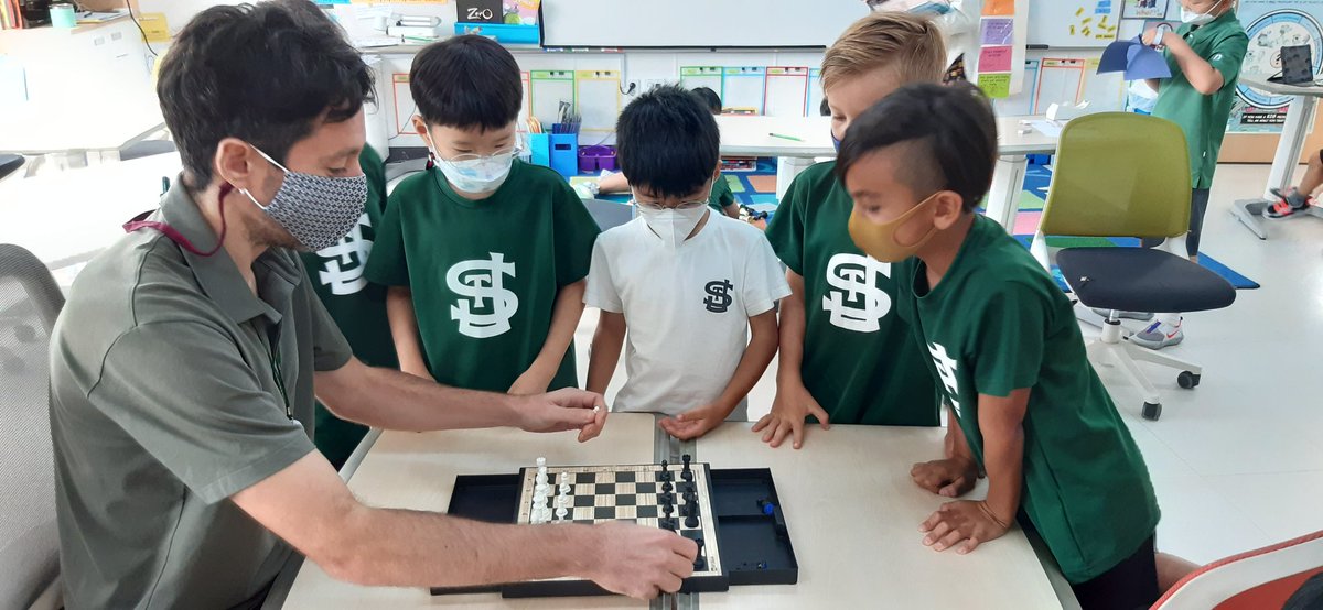 Emily_Lanteigne's tweet photo. #Grade2 Ss working on their individual #passionprojects. Ss recorded their wonder. We reached our to our community experts during the researching phase. Now Ss are choosing how they will show what they've learned. @SJA_Jeju #studentledinquiry #studentagency #learningattributes https://t.co/8SqY4JPa5b
