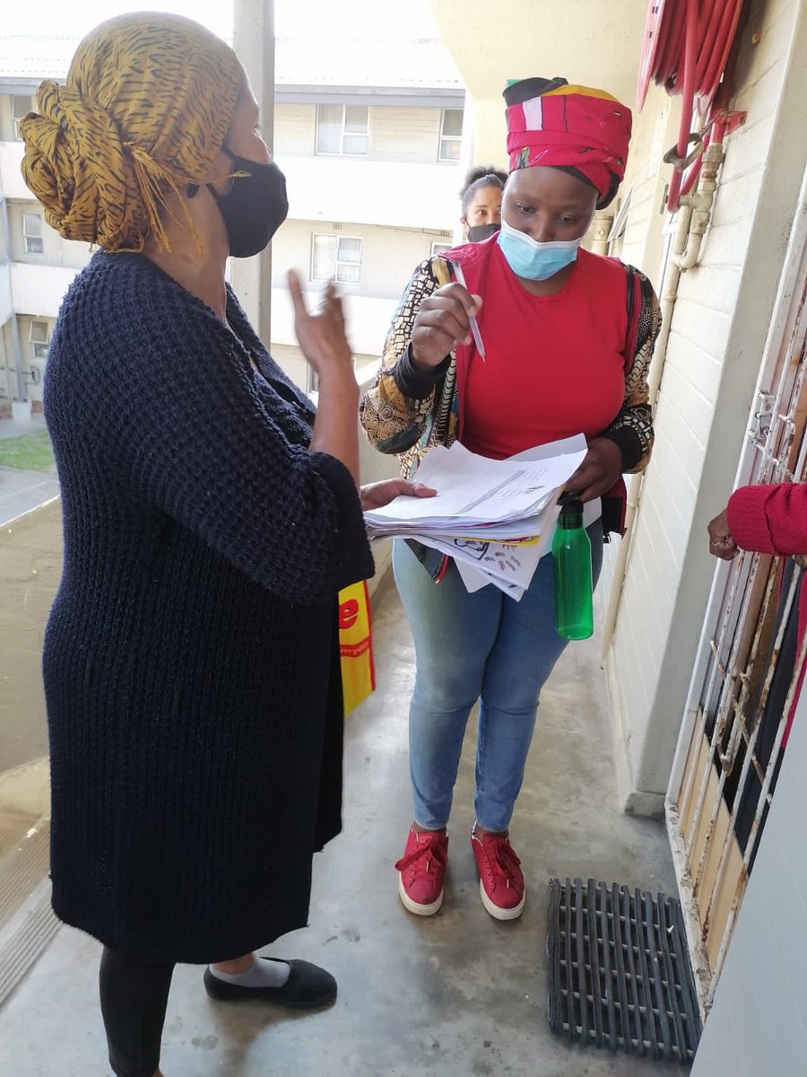 EFFWesternCape_'s tweet photo. EFF Cape Metro Councillor candidates from Zone 8: fighters Ntombekhaya Kraai, Lindiwe Bam Nomthetho Mabona &amp; Papama Lumpi conducting community meetings and as well doing door to door ahead of both registration week and upcoming elections.  @EFFSouthAfrica https://t.co/FEuEE0Nmnt