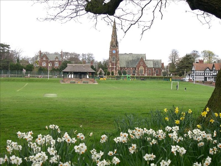 slswirral's tweet image. Hello to schools in the Moreton, West Kirby and Deeside areas. Your SLS  books and resources for the autumn term are on their way to you today. Many thanks to our couriers Kevin and Chris from @swiftdespatch for all their hard work. Any queries please get in touch😀