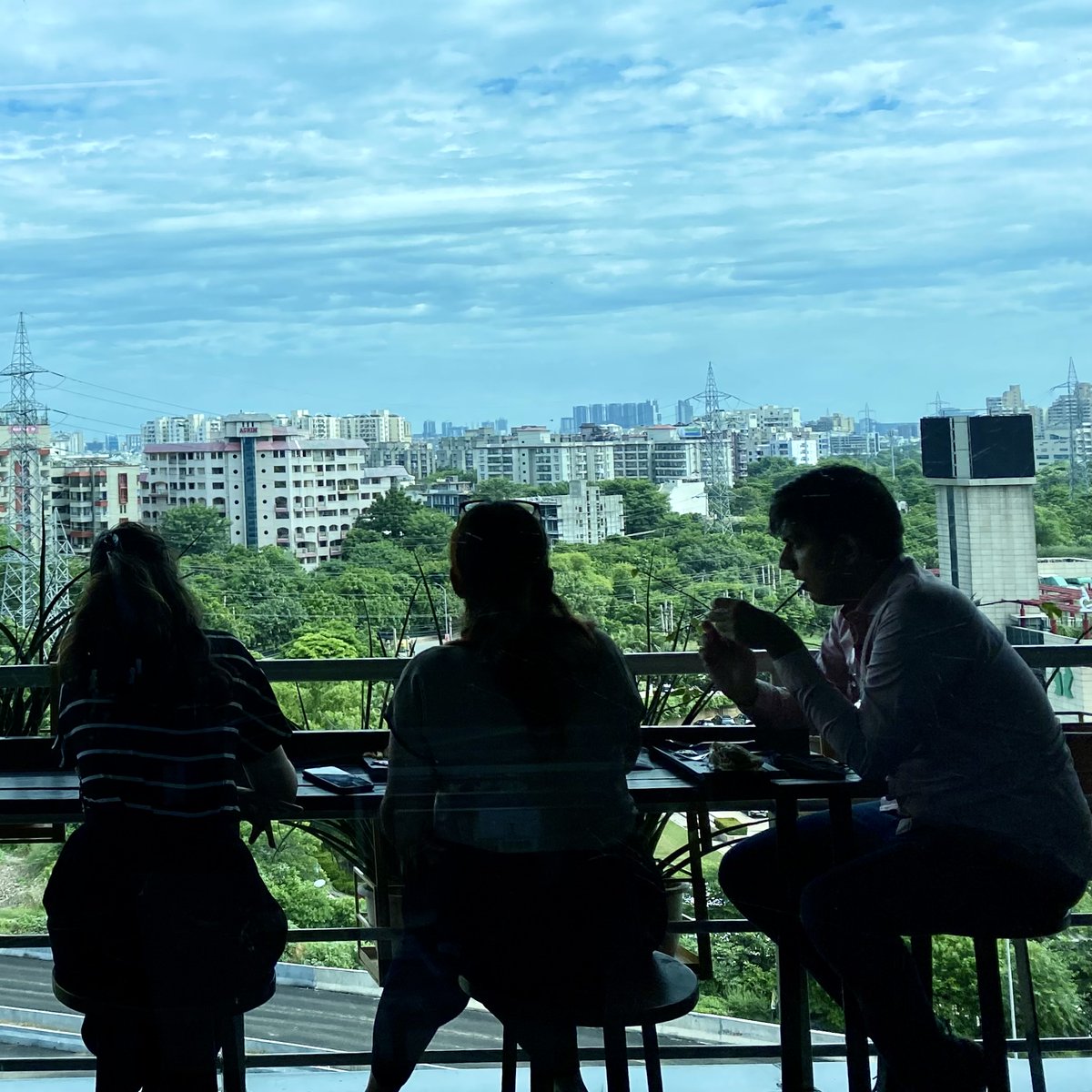 TheCircleWork's tweet image. The best kinda #MidWeekBlues at #TheCircleWork