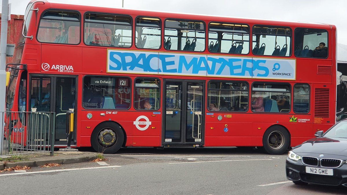 WSChocolateF's tweet image. 🕶️ S P O T T E D 🕶️ #SpaceMatters bus in Enfield this morning🚍

The rain has stopped so it's going to be a happy Wednesday people 😊 

@WorkspaceGroup #MyWorkspace

#WednesdayWellness #HumpDayVibes #PositiveEnergy