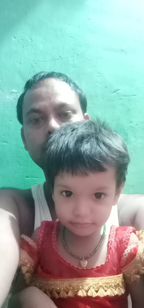 #appoint_the_history_teacher 
माननीय मुख्यमंत्री<a href="/HemantSorenJMM/">Hemant Soren</a> 
अब आप ही मेरे बीमार बूढ़े बाबुजी को बता दीजिए
मेरी बूढ़ी माताजी को बता दीजिए
कॉपी किताब की जिद करनेवाले मेरे बेटे को बता दीजिए
चॉकलेट की जिद्द करने वाली मेरी प्यारी सी बेटी को बता दीजिए.
कि जॉइनिंग कब होगा?🙏🙏