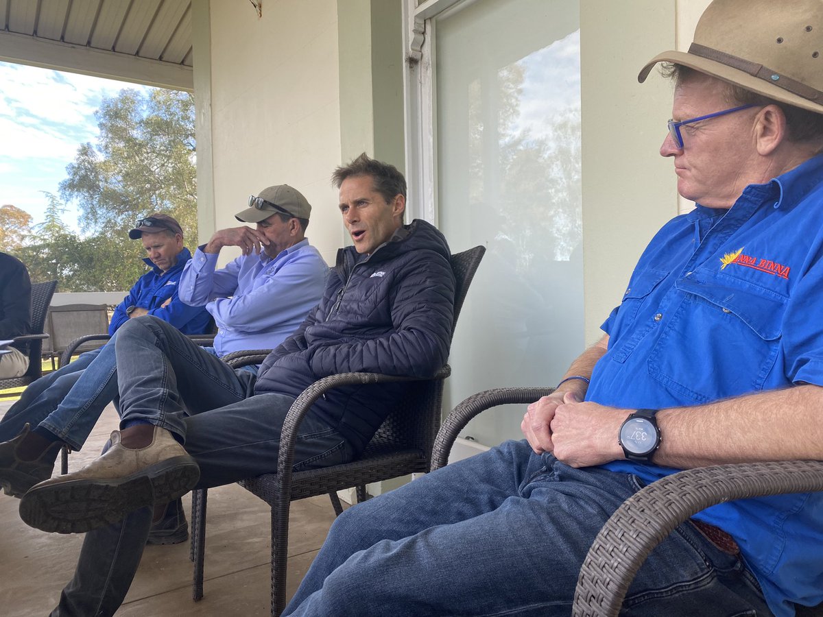 louiseflohr's tweet image. Phew day 3 of @GRDCSouth spring tour! Thanks @CropDoctor54, @janadixon_  and @WeedSmartAU for the big 6 @sam_hfc @AnnaBinnaFarm for the tips on building lentil yields!