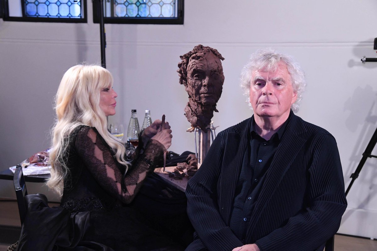 Help Musicians (@helpmusicians) on Twitter photo "Music is one of the treasures of our country, it is one of the great industries. This is one of our great glories and we must look after it" - <a href="/SirSimonRattle/">Sir Simon Rattle</a>
<a href="/FrancesSegelman/">Frances Segelman</a> had us taking a double take on Monday night. Read all about the evening here: helpmusicians.org.uk/news/blog/sir-โฆ "Music is one of the treasures of our country, it is one of the great industries. This is one of our great glories and we must look after it" - <a href="/SirSimonRattle/">Sir Simon Rattle</a>
<a href="/FrancesSegelman/">Frances Segelman</a> had us taking a double take on Monday night. Read all about the evening here: helpmusicians.org.uk/news/blog/sir-โฆ