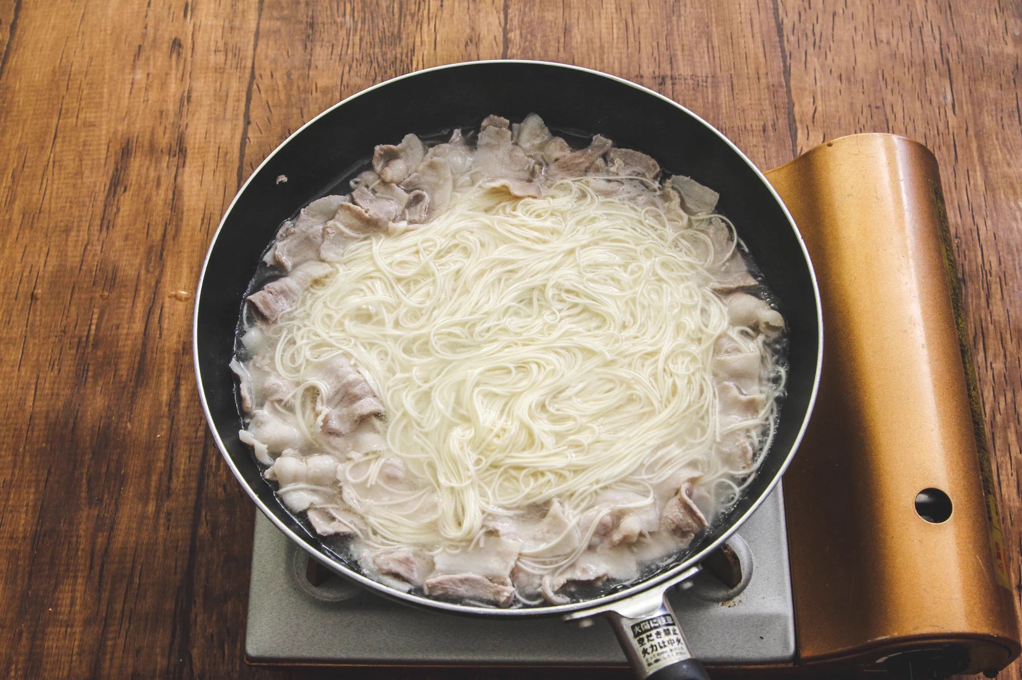 夏のうちに食べきれず余ってしまった素麺がある人は是非！涼しい時期でも美味しく食べられそうな素麺レシピ！