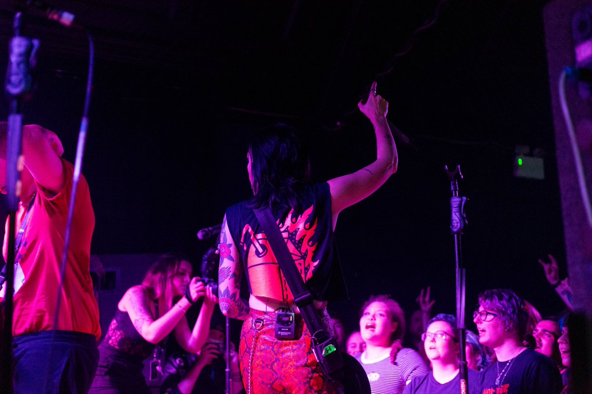 Lively Tuesday night in Notts with a sold-out show from rock’s ones-to-watch <a href="/hotmilkhotmilk/">HOT MILK</a> 🤘

📸: @lucybethphotography &amp; @jadekmedia