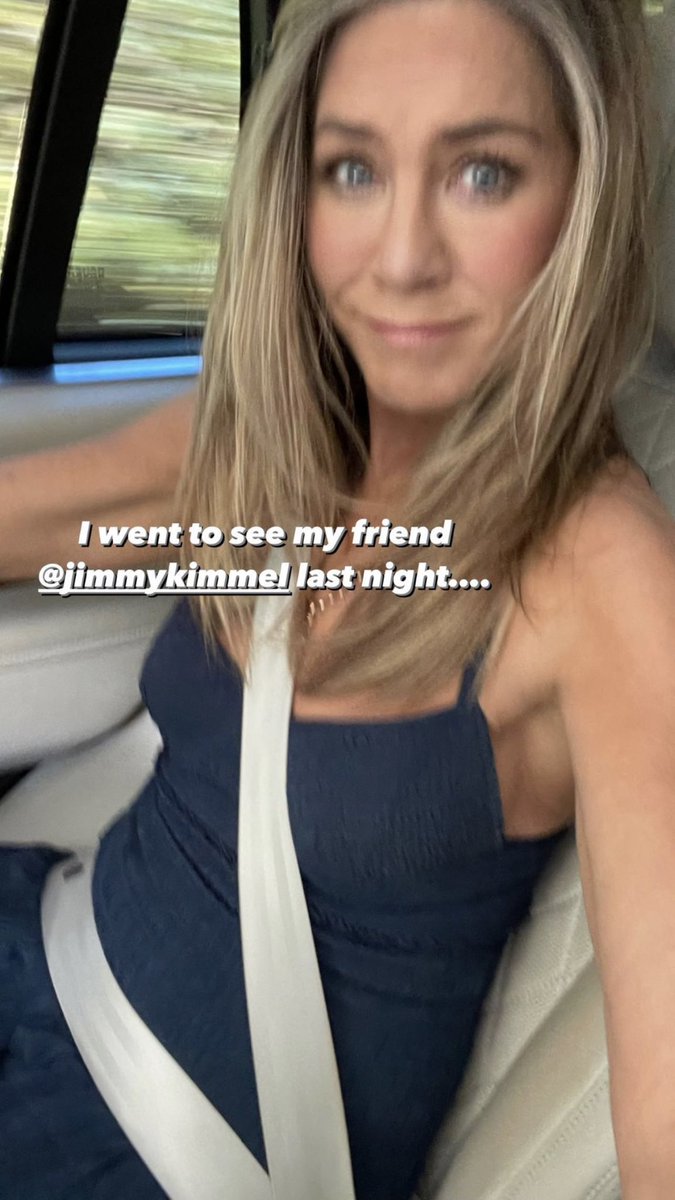 When mom takes photos of me 
#JenniferAniston