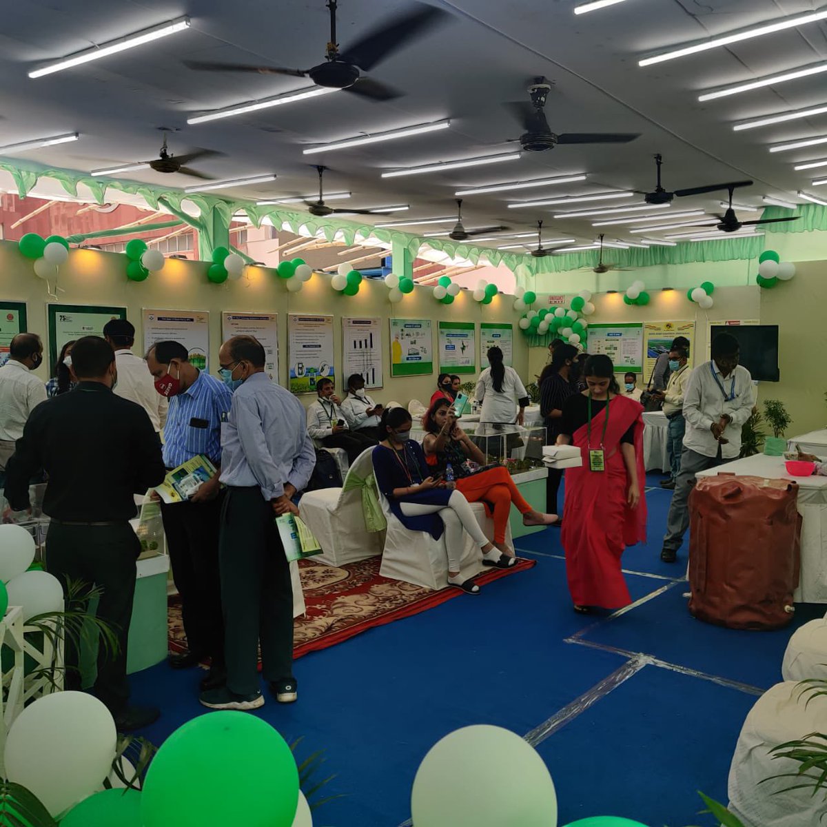 wb_IndianOil's tweet image. Exhibition on Biodiesel to commemorate Aazadi ka Amrit Mahotsav by Oil Marketing Companies - IOCL, BPCL, HPCL, GAIL at Dakhinapan Shopping Complex, Dhakuria @IndianOilcl