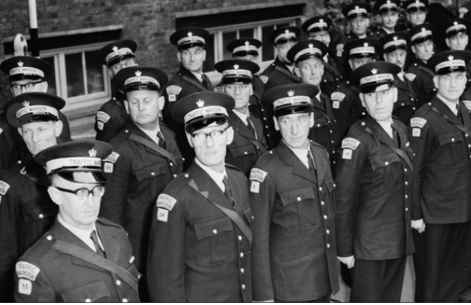 ManorialCounsel's tweet photo. #OnThisDay in 1960 London introduced Traffic Wardens onto the streets of the capital.   #london #traffic #capital #trafficwardens #ontothestreets #history 

https://t.co/JfgAgmDPYt https://t.co/VQUygMkZvC