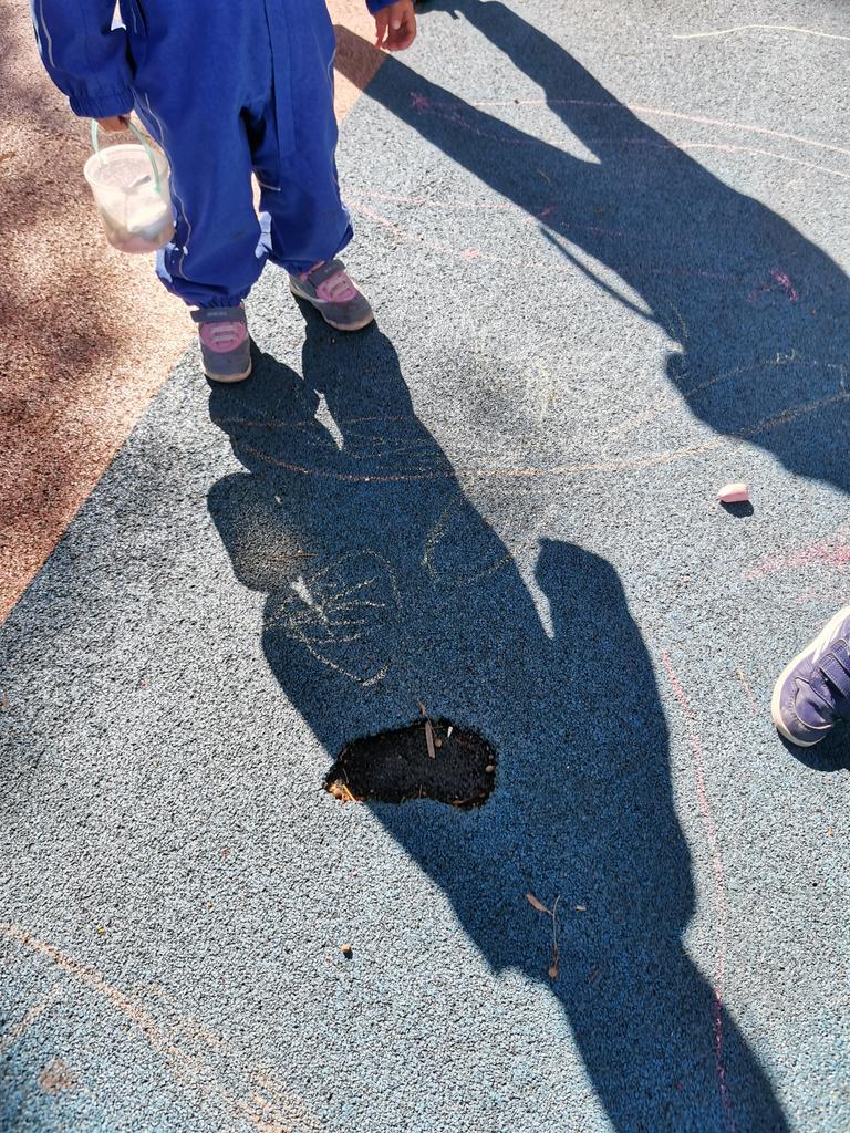 Oksanabond tweet media