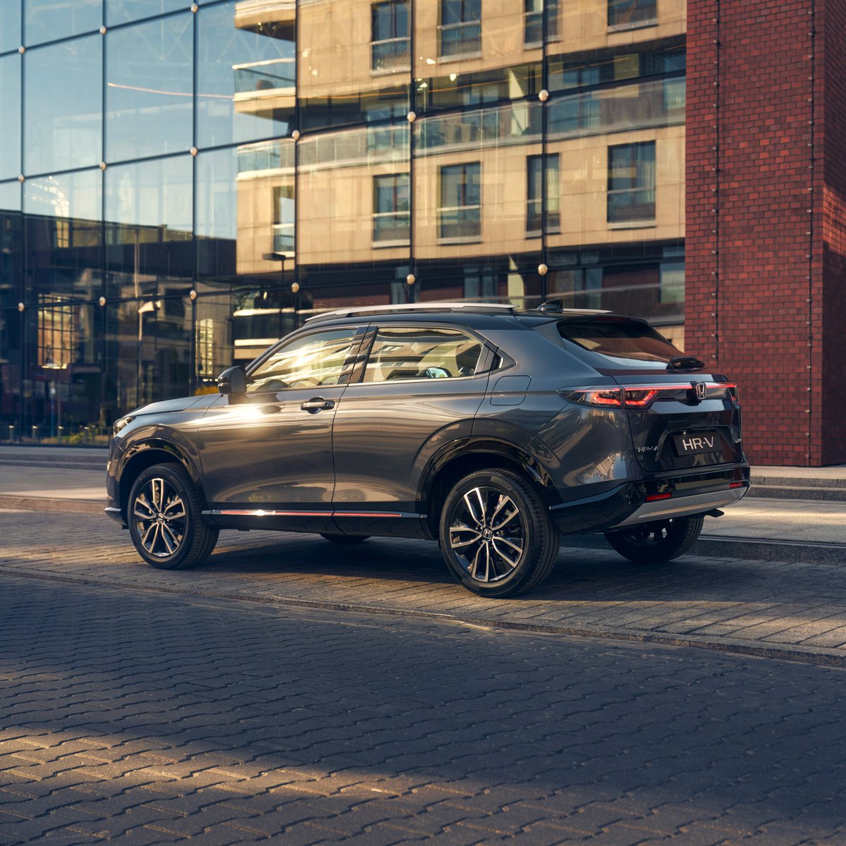 HowardsGroup's tweet image. BE THE FIRST TO SEE THE NEW HONDA H-RV 🔋🔌

An energetic, self-charging hybrid that delivers an invigorating driving experience through a unique and clever e:HEV powertrain. Inspired by F1 technology, this stylish, sports coupe-style SUV packs versatility into every journey. 😎